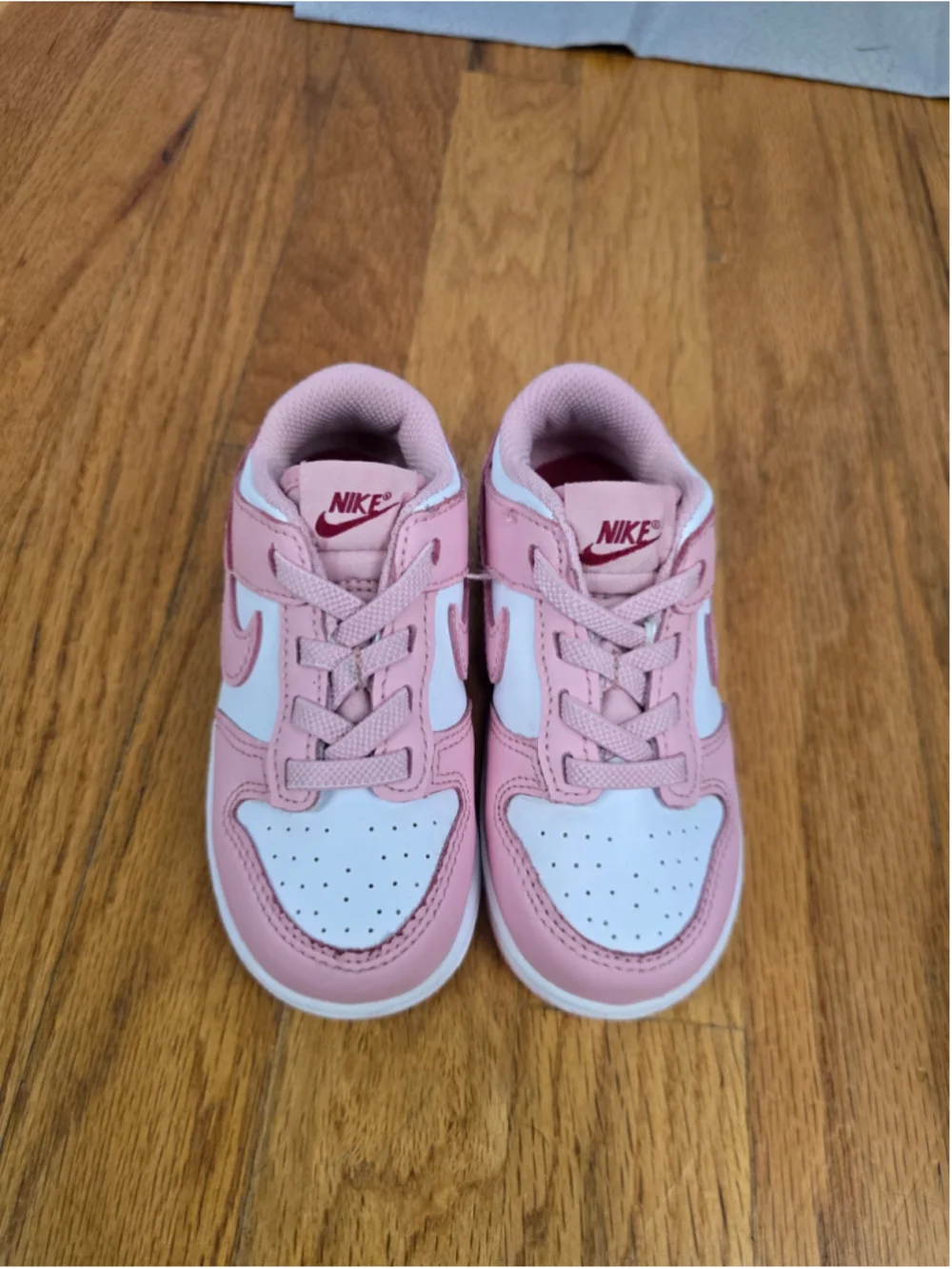Girls Nike Dunk Low Sneakers Size 8C Pink and White